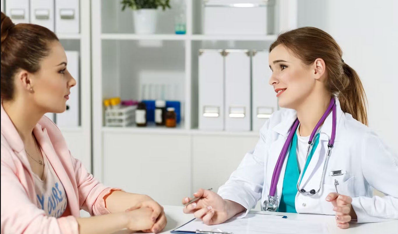 International patient meeting with a medical tourism facilitator to plan hospital treatment in India
