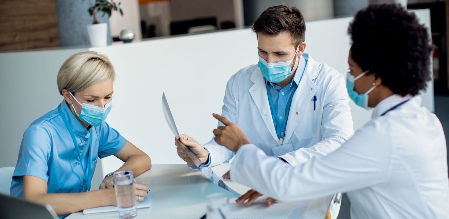 International patient consulting with accredited surgical team in India